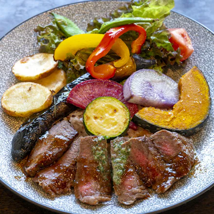 【葉山】三浦牛グリルと旬野菜を堪能!山のマーロウの贅沢ランチ